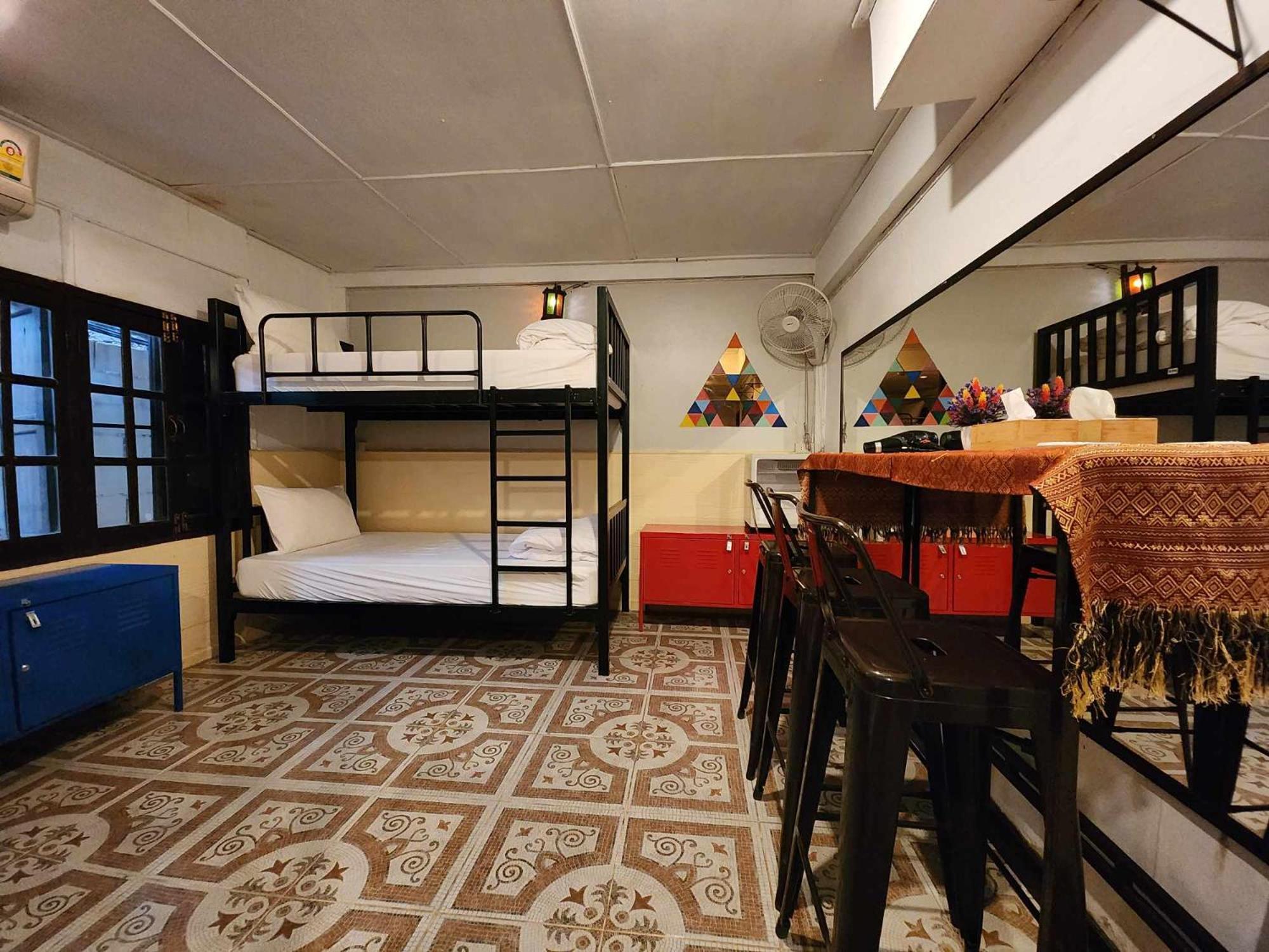 Club One Seven Gaymen Chiang Mai Hotel Екстериор снимка