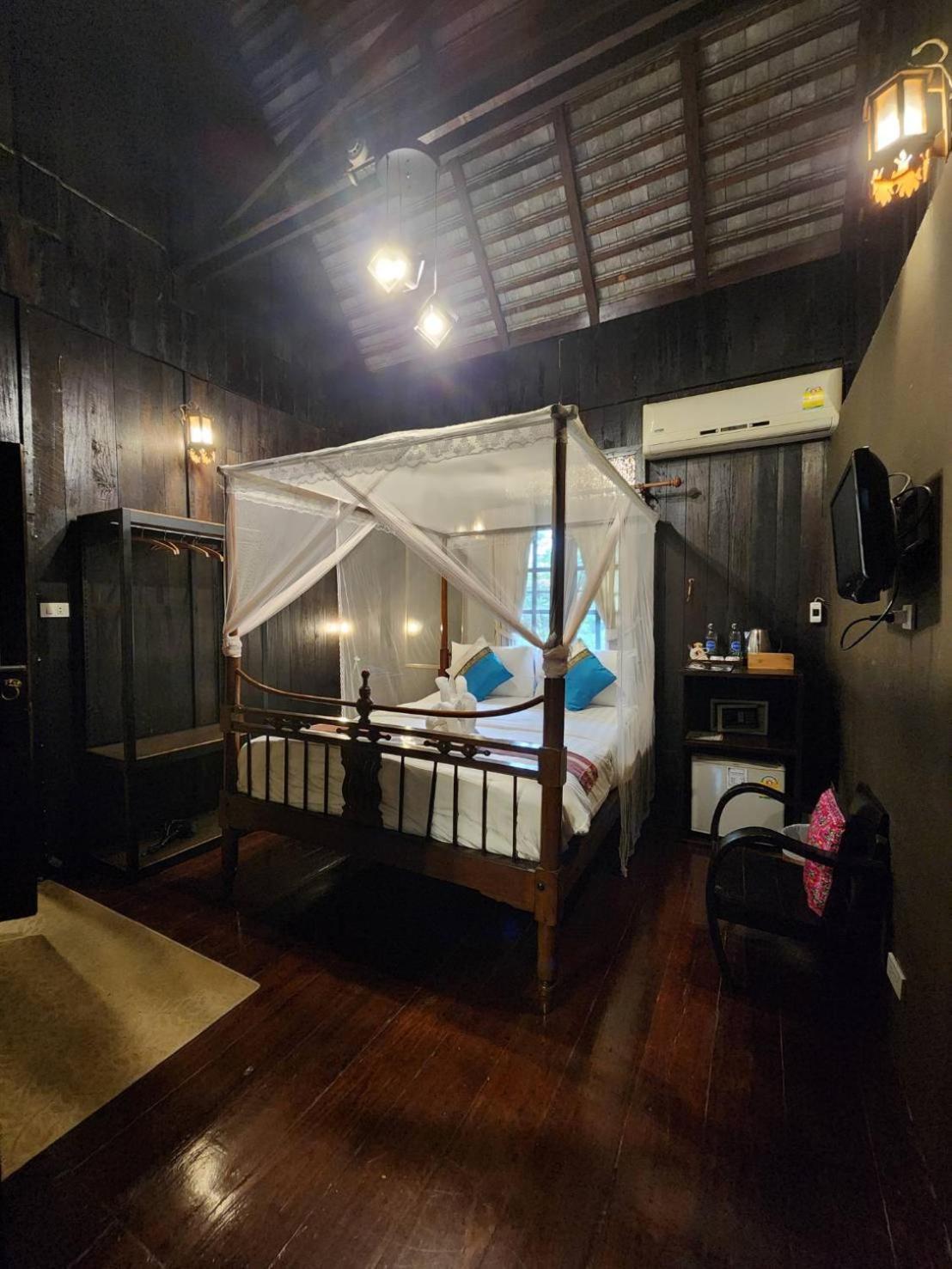 Club One Seven Gaymen Chiang Mai Hotel Екстериор снимка