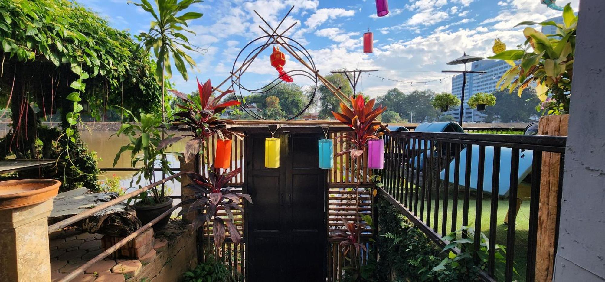 Club One Seven Gaymen Chiang Mai Hotel Екстериор снимка